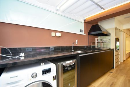lavanderia de apartamento para alugar com 2 quartos, 117m² em Pinheiros, São Paulo