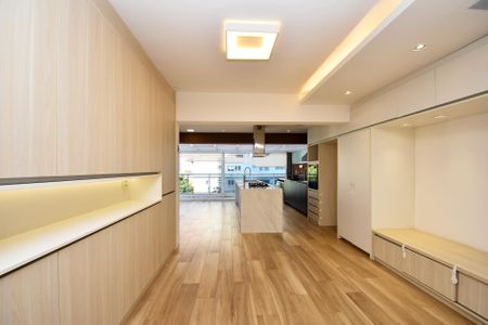 Sala 1 de apartamento para alugar com 2 quartos, 117m² em Pinheiros, São Paulo