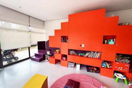 brinquedo teca de apartamento para alugar com 2 quartos, 117m² em Pinheiros, São Paulo