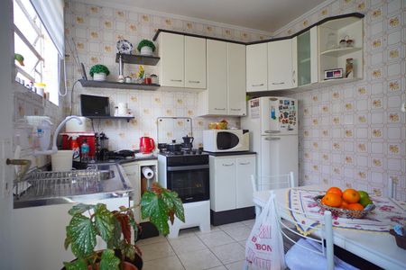 Cozinha de apartamento à venda com 2 quartos, 80m² em Medianeira, Porto Alegre