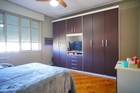 Quarto 1 de apartamento à venda com 2 quartos, 80m² em Medianeira, Porto Alegre