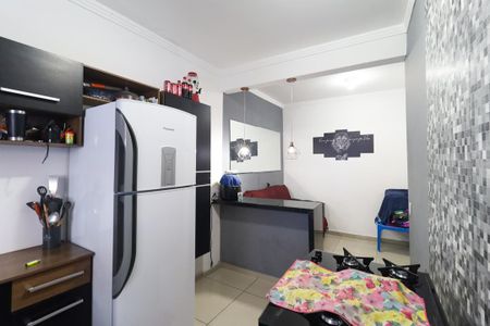 Casa para alugar com 2 quartos, 100m² em Vila Ayrosa, São Paulo