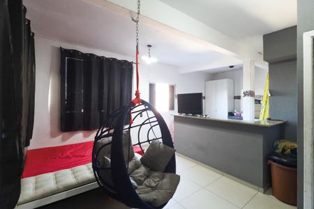 Casa para alugar com 2 quartos, 100m² em Vila Ayrosa, São Paulo