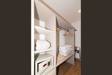 Studio à venda com 35m², 1 quarto e 1 vaga Studio à venda com 35m², 1 quarto e 1 vagaStudio