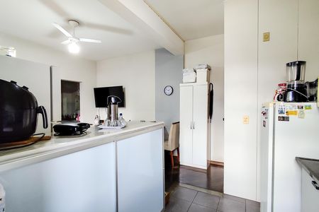 Cozinha de apartamento à venda com 1 quarto, 40m² em Floresta, Belo Horizonte