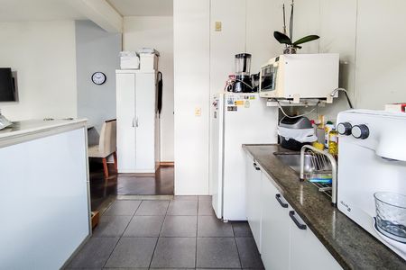 Cozinha de apartamento à venda com 1 quarto, 40m² em Floresta, Belo Horizonte