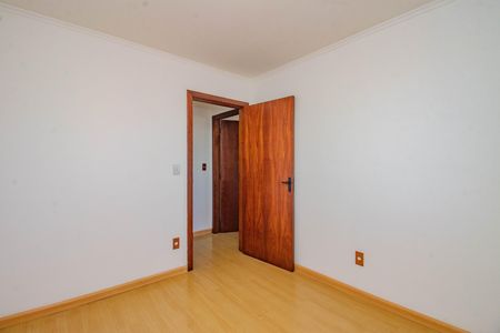 Quarto 1 de apartamento para alugar com 3 quartos, 74m² em Sarandi, Porto Alegre