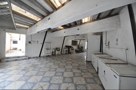 Garagem de casa para alugar com 2 quartos, 120m² em Conjunto Habitacional Jova Rural, São Paulo