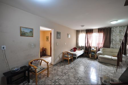 Sala de casa à venda com 2 quartos, 120m² em Conjunto Habitacional Jova Rural, São Paulo