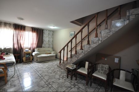 Sala de casa à venda com 2 quartos, 120m² em Conjunto Habitacional Jova Rural, São Paulo