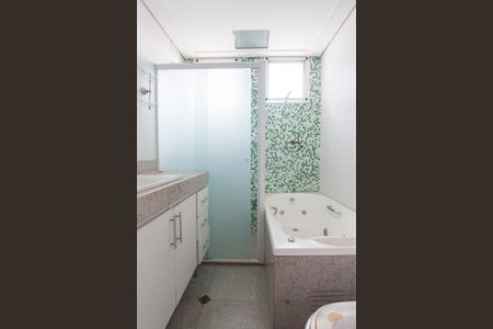 Apartamento à venda com 290m², 3 quartos e 3 vagas Apartamento à venda com 290m², 3 quartos e 3 vagasBanheiro suite 3