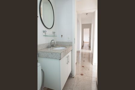 Apartamento à venda com 290m², 3 quartos e 3 vagas Apartamento à venda com 290m², 3 quartos e 3 vagasBanheiro suite 1