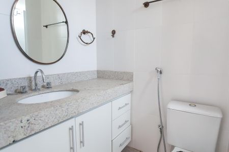 Apartamento à venda com 290m², 3 quartos e 3 vagas Apartamento à venda com 290m², 3 quartos e 3 vagasBanheiro suite 2