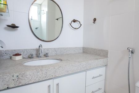 Apartamento à venda com 290m², 3 quartos e 3 vagas Apartamento à venda com 290m², 3 quartos e 3 vagasBanheiro suite 2