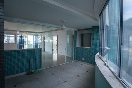Apartamento à venda com 290m², 3 quartos e 3 vagas Apartamento à venda com 290m², 3 quartos e 3 vagasVaranda da Sala