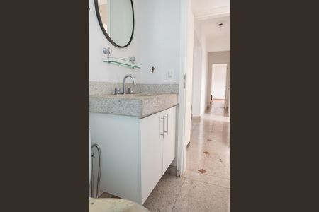 Apartamento à venda com 290m², 3 quartos e 3 vagas Apartamento à venda com 290m², 3 quartos e 3 vagasBanheiro suite 1