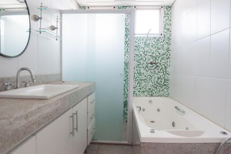 Apartamento à venda com 290m², 3 quartos e 3 vagas Apartamento à venda com 290m², 3 quartos e 3 vagasBanheiro suite 3
