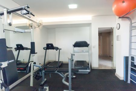 Apartamento à venda com 290m², 3 quartos e 3 vagas Apartamento à venda com 290m², 3 quartos e 3 vagasAcademia