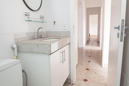Apartamento à venda com 290m², 3 quartos e 3 vagas Apartamento à venda com 290m², 3 quartos e 3 vagasBanheiro suite 1