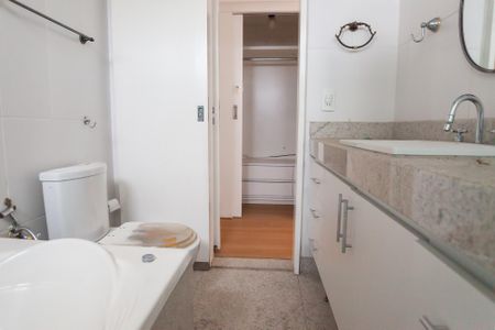 Apartamento à venda com 290m², 3 quartos e 3 vagas Apartamento à venda com 290m², 3 quartos e 3 vagasBanheiro suite 3