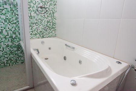 Apartamento à venda com 290m², 3 quartos e 3 vagas Apartamento à venda com 290m², 3 quartos e 3 vagasBanheiro suite 3