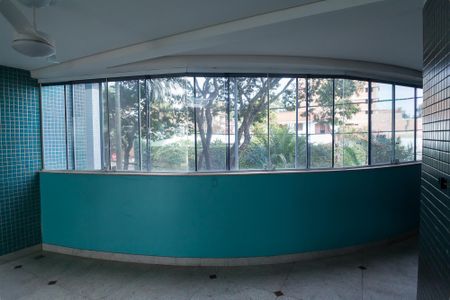 Apartamento à venda com 290m², 3 quartos e 3 vagas Apartamento à venda com 290m², 3 quartos e 3 vagasVaranda da Sala