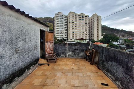 Apartamento para alugar com 188m², 4 quartos e sem vaga Apartamento para alugar com 188m², 4 quartos e sem vagaTerraço