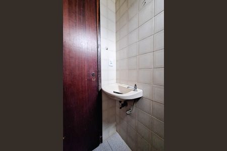Apartamento para alugar com 188m², 4 quartos e sem vaga Apartamento para alugar com 188m², 4 quartos e sem vagaLavabo