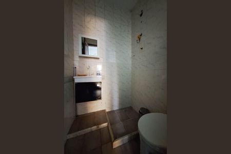 Apartamento para alugar com 188m², 4 quartos e sem vaga Apartamento para alugar com 188m², 4 quartos e sem vagaBanheiro 2