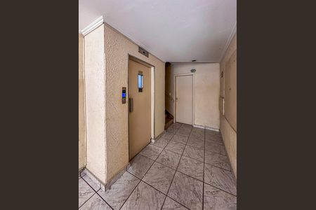 Apartamento à venda com 137m², 2 quartos e sem vagaHall social