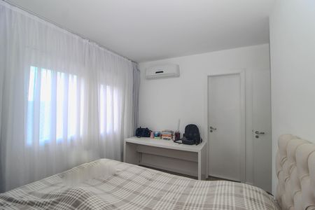 Suite de apartamento à venda com 2 quartos, 67m² em Cavalhada, Porto Alegre