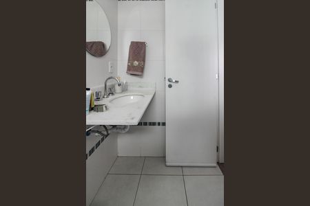Apartamento à venda com 67m², 2 quartos e 1 vaga Apartamento à venda com 67m², 2 quartos e 1 vagaBanheiro da Suíte