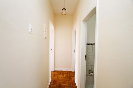 Corredor de apartamento para alugar com 2 quartos, 60m² em Carlos Prates, Belo Horizonte