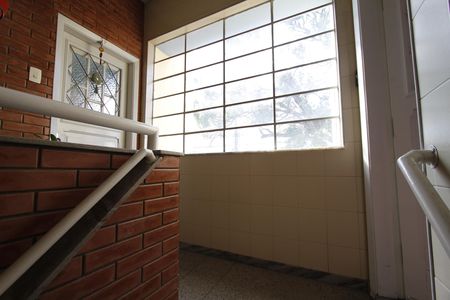Entrada de apartamento para alugar com 2 quartos, 60m² em Carlos Prates, Belo Horizonte