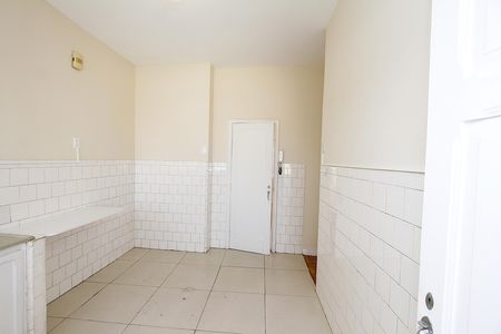 Cozinha de apartamento para alugar com 2 quartos, 60m² em Carlos Prates, Belo Horizonte