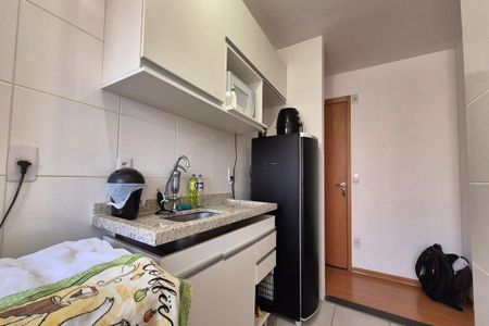 Cozinha  de apartamento à venda com 2 quartos, 44m² em Vila São Bernardo, Campinas