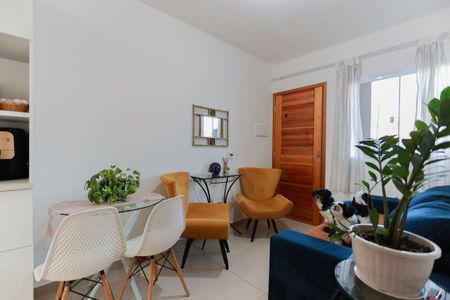 Sala de apartamento para alugar com 2 quartos, 45m² em Vila Vitorio Mazzei, São Paulo