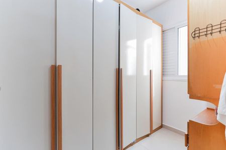 Quarto 2 de apartamento para alugar com 2 quartos, 45m² em Vila Vitorio Mazzei, São Paulo