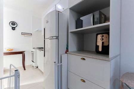 Cozinha de apartamento para alugar com 2 quartos, 45m² em Vila Vitorio Mazzei, São Paulo