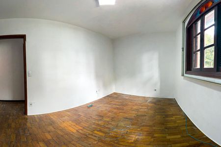 Casa à venda com 228m², 3 quartos e 3 vagas