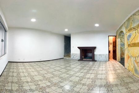 Casa à venda com 228m², 3 quartos e 3 vagas