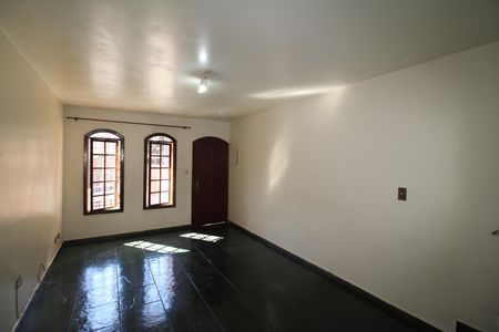 Casa para alugar com 124m², 2 quartos e 4 vagasSala
