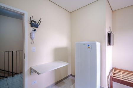 Cozinha de kitnet/studio para alugar com 1 quarto, 20m² em Rio Pequeno, São Paulo