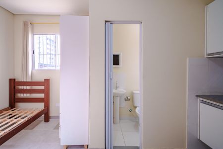Cozinha de kitnet/studio para alugar com 1 quarto, 20m² em Rio Pequeno, São Paulo