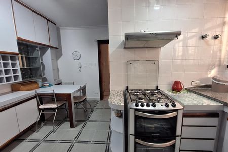 Apartamento para alugar com 136m², 3 quartos e 2 vagasCozinha