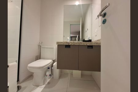 Banheiro  de apartamento para alugar com 1 quarto, 33m² em Centro, Rio de Janeiro