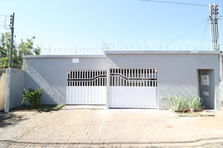 Fachada de casa para alugar com 3 quartos, 180m² em Umuarama, Uberlândia