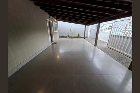 Casa para alugar com 180m², 3 quartos e 2 vagas