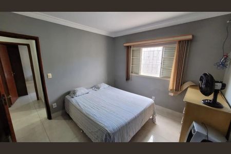 Casa para alugar com 3 quartos, 180m² em Umuarama, Uberlândia
