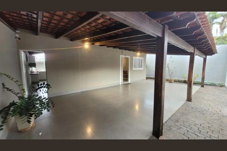 Casa para alugar com 180m², 3 quartos e 2 vagas